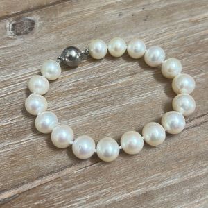 Genuine pearl bracelet
